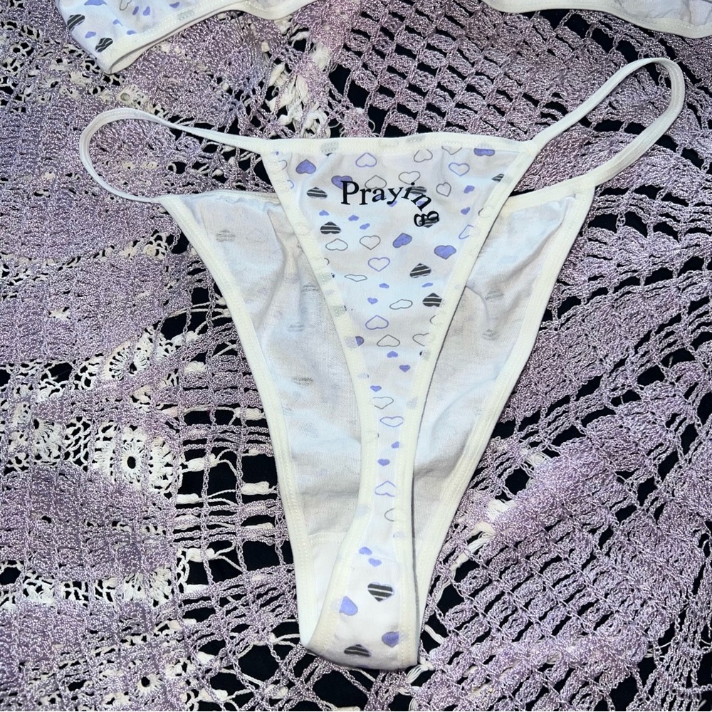 Praying 2 Piece Set - Picture 12 of 16